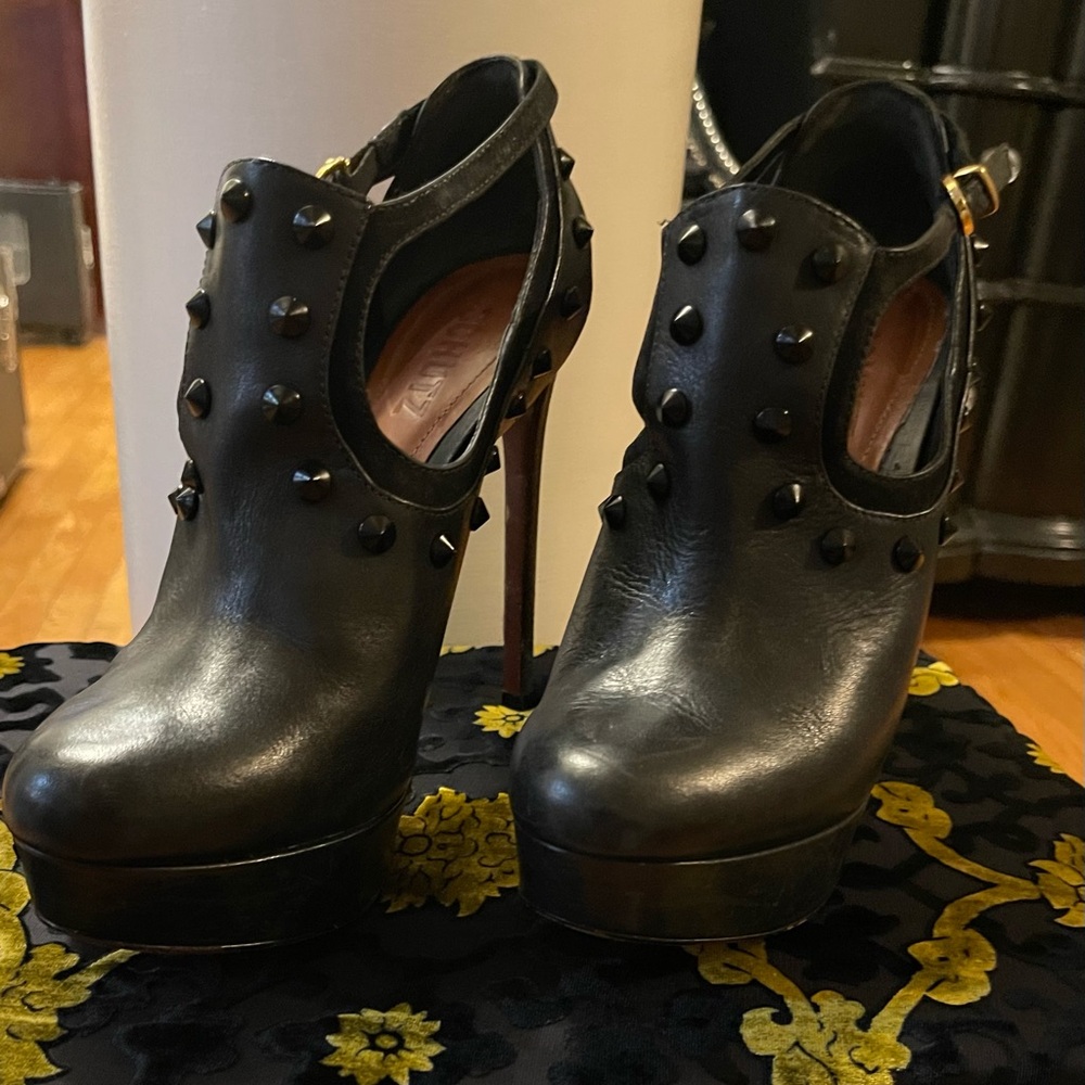 Schultz Studded Heels. Euc - image 2